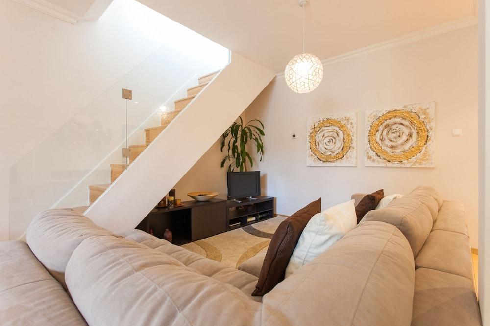 Liberty Penthouse Three-bedroom - By Lu Holidays * Lissabon